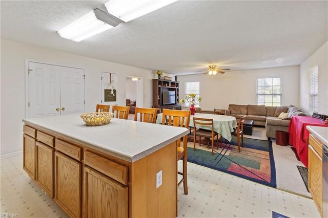 103 Barcroft DR, Smithfield, VA 23430