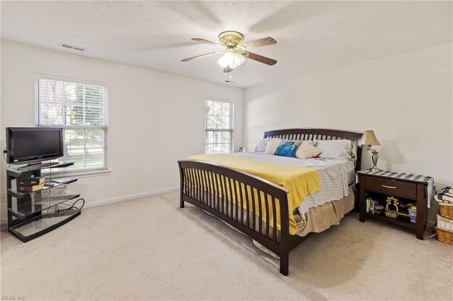 103 Barcroft DR, Smithfield, VA 23430