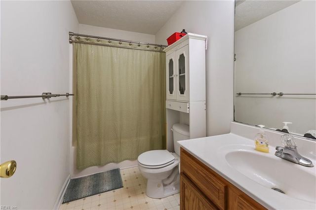 103 Barcroft DR, Smithfield, VA 23430