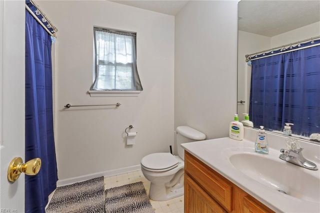 103 Barcroft DR, Smithfield, VA 23430