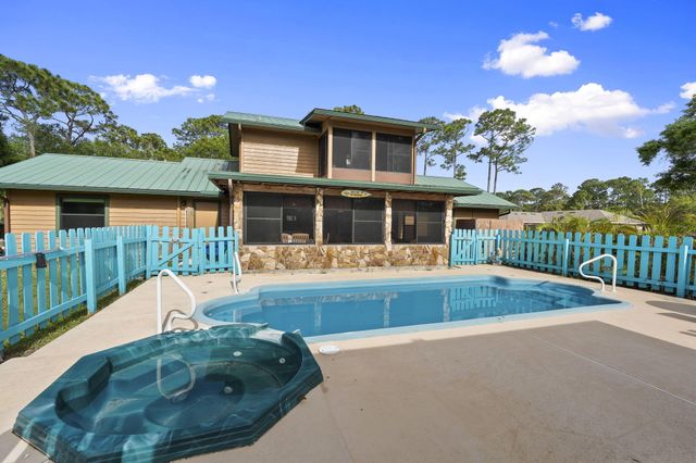2725 Twin Oaks Trail, Fort Pierce, FL 34945
