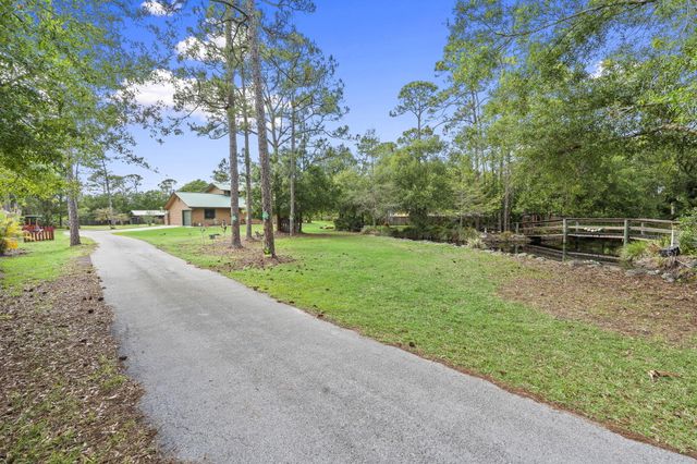 2725 Twin Oaks Trail, Fort Pierce, FL 34945