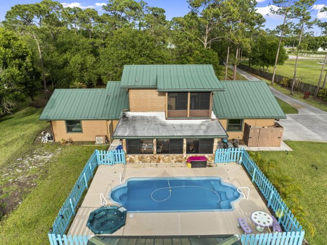 2725 Twin Oaks Trail, Fort Pierce, FL 34945