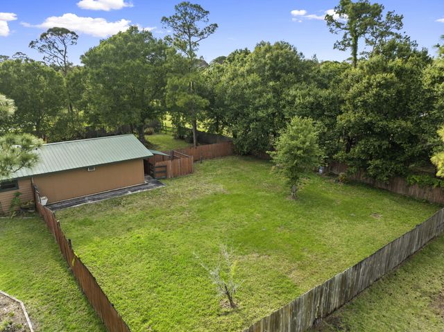 2725 Twin Oaks Trail, Fort Pierce, FL 34945
