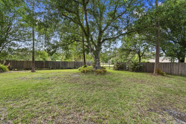 2725 Twin Oaks Trail, Fort Pierce, FL 34945