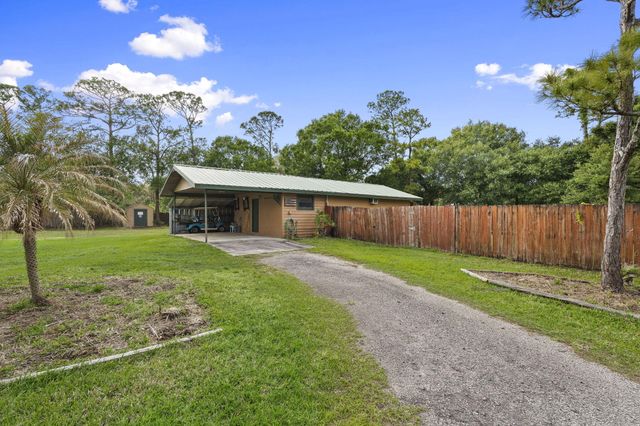2725 Twin Oaks Trail, Fort Pierce, FL 34945