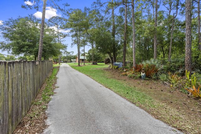 2725 Twin Oaks Trail, Fort Pierce, FL 34945