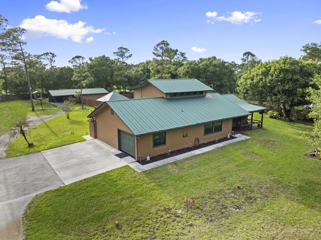2725 Twin Oaks Trail, Fort Pierce, FL 34945