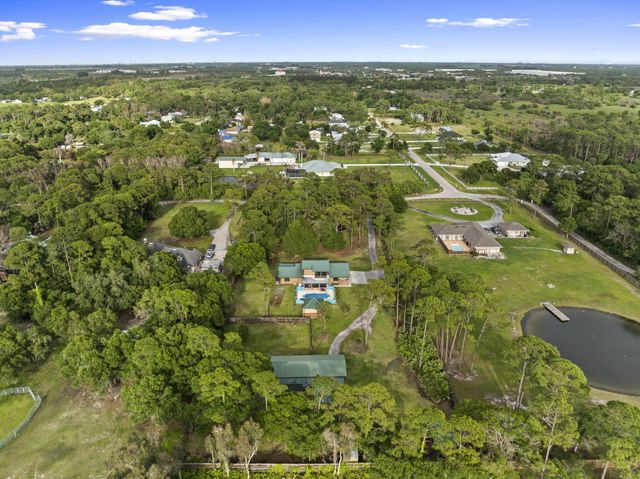 2725 Twin Oaks Trail, Fort Pierce, FL 34945