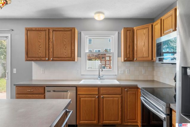 3257 Prairieview Drive, Lincoln, NE 68504