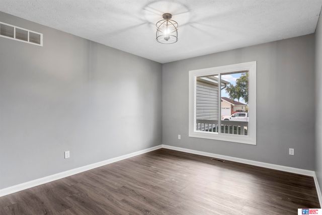 3257 Prairieview Drive, Lincoln, NE 68504