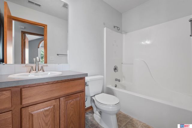 3257 Prairieview Drive, Lincoln, NE 68504