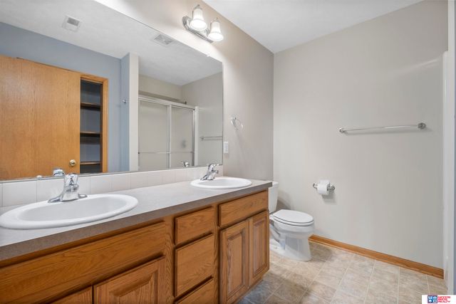 3257 Prairieview Drive, Lincoln, NE 68504