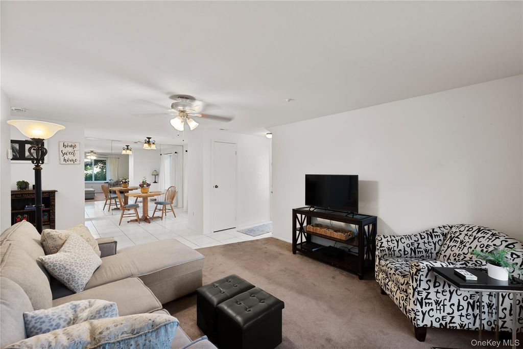 644 W End Drive, Medford, NY 11763 — photo 3