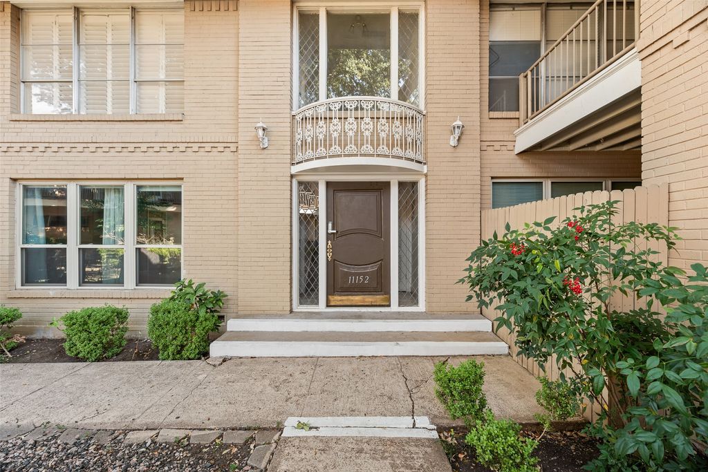 11152 Valleydale Drive A, Dallas, TX 75230