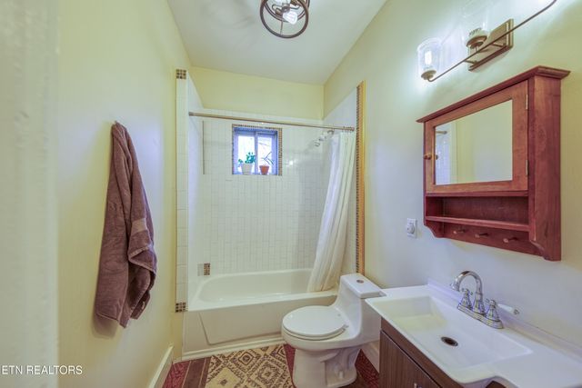 225 Cedar Ave, Knoxville, TN 37917