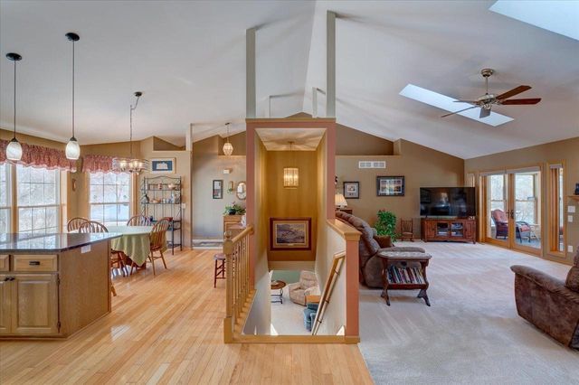 812 Abbington Court, Sun Prairie, WI 53590