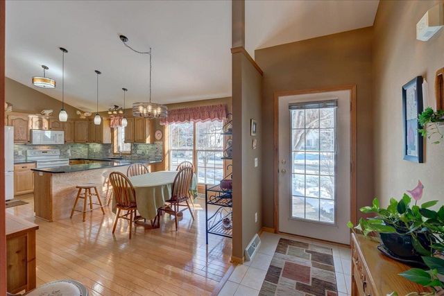 812 Abbington Court, Sun Prairie, WI 53590