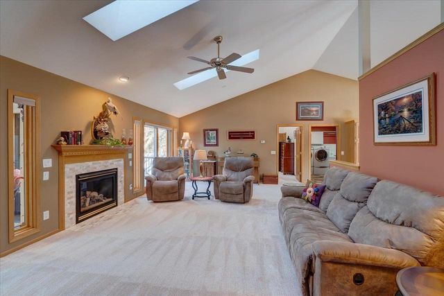 812 Abbington Court, Sun Prairie, WI 53590