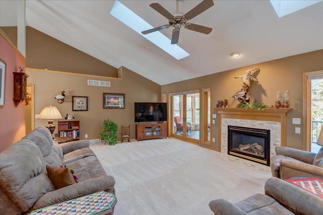 812 Abbington Court, Sun Prairie, WI 53590