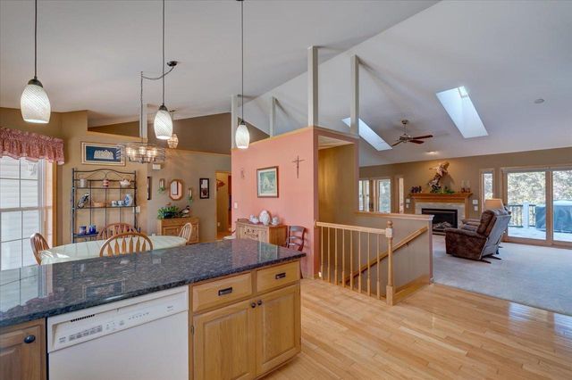 812 Abbington Court, Sun Prairie, WI 53590