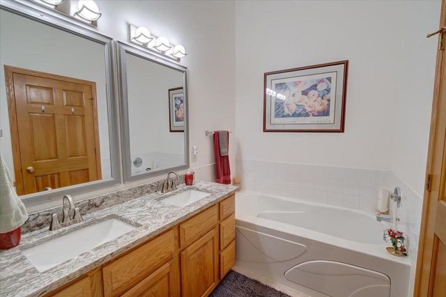 812 Abbington Court, Sun Prairie, WI 53590