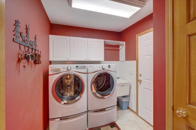 812 Abbington Court, Sun Prairie, WI 53590