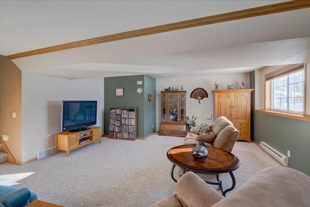 812 Abbington Court, Sun Prairie, WI 53590