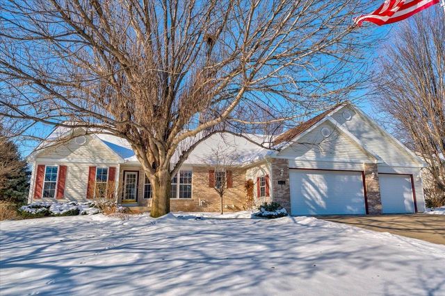 812 Abbington Court, Sun Prairie, WI 53590