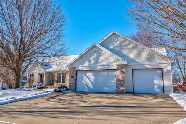 812 Abbington Court, Sun Prairie, WI 53590