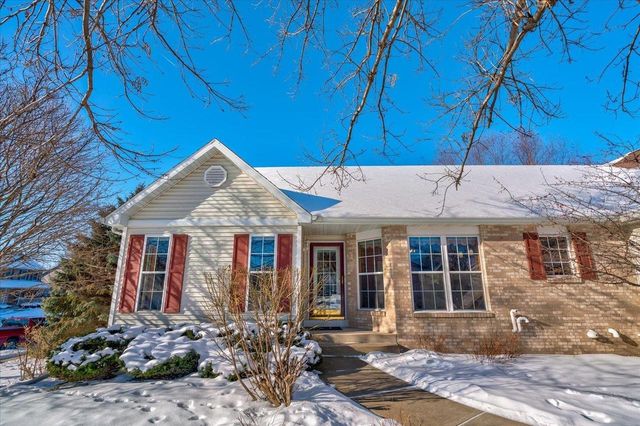 812 Abbington Court, Sun Prairie, WI 53590
