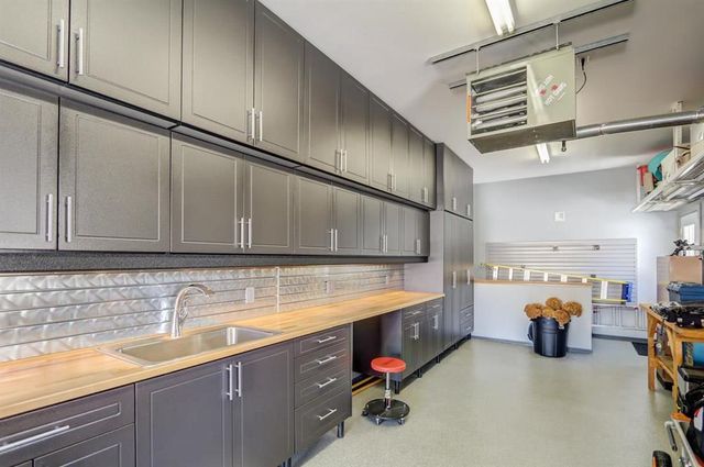 812 Abbington Court, Sun Prairie, WI 53590