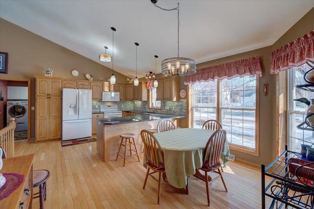 812 Abbington Court, Sun Prairie, WI 53590