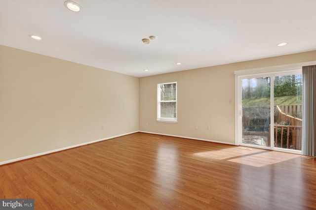 6427 OLD SCOTTS CT, Springfield, VA 22152