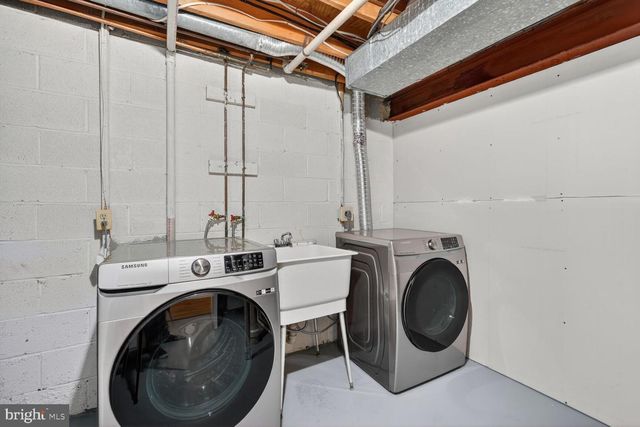 6427 OLD SCOTTS CT, Springfield, VA 22152