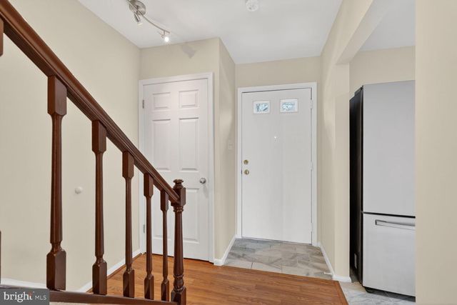 6427 OLD SCOTTS CT, Springfield, VA 22152