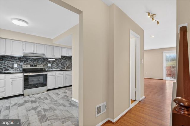 6427 OLD SCOTTS CT, Springfield, VA 22152