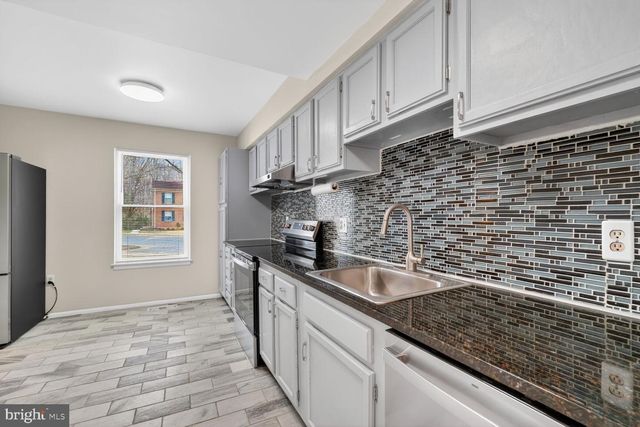 6427 OLD SCOTTS CT, Springfield, VA 22152