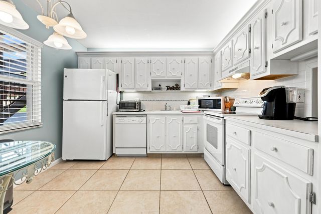 717 S US HIGHWAY 1 206, Jupiter, FL 33477