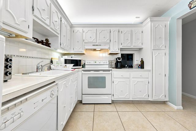 717 S US HIGHWAY 1 206, Jupiter, FL 33477