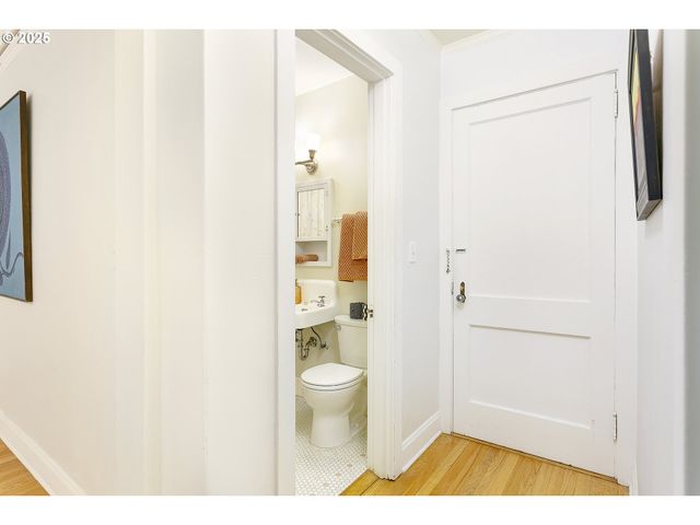 709 Sw 16TH Ave 203, Portland, OR 97205