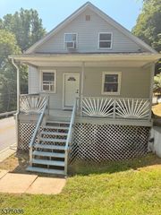 49 Route627, Pohatcong Twp., NJ 08865