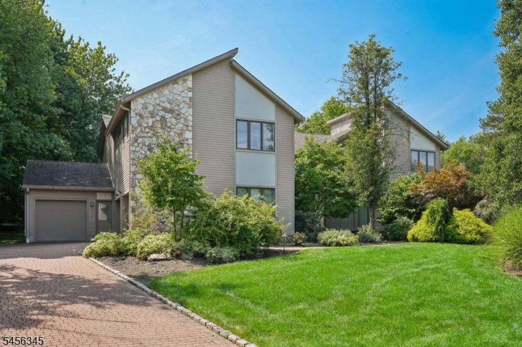 56 Roosevelt Blvd, North Caldwell Boro, NJ 07006 — exterior