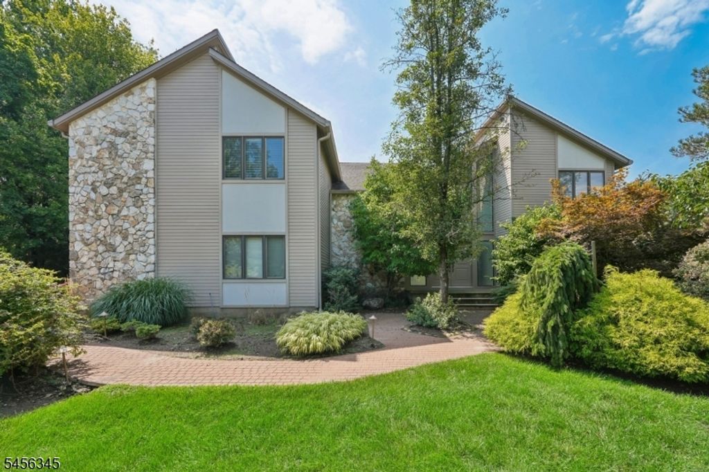 56 Roosevelt Blvd, North Caldwell Boro, NJ 07006 — photo 2