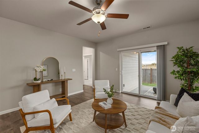 413 Becky Avenue E, Enumclaw, WA 98022