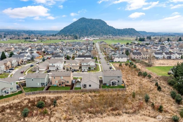 413 Becky Avenue E, Enumclaw, WA 98022