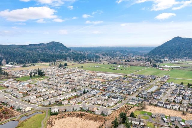 413 Becky Avenue E, Enumclaw, WA 98022