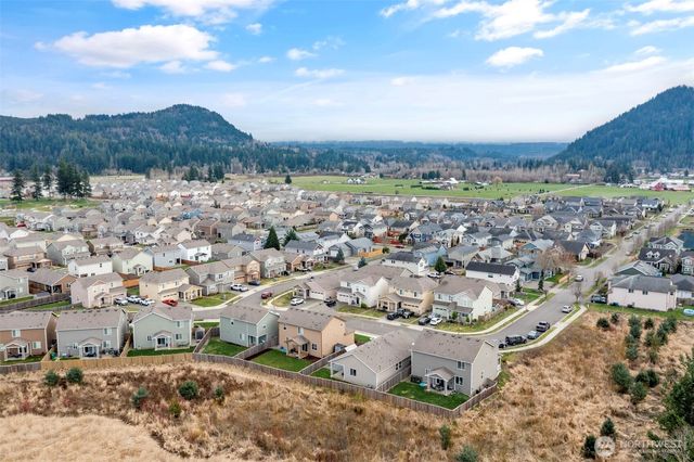 413 Becky Avenue E, Enumclaw, WA 98022