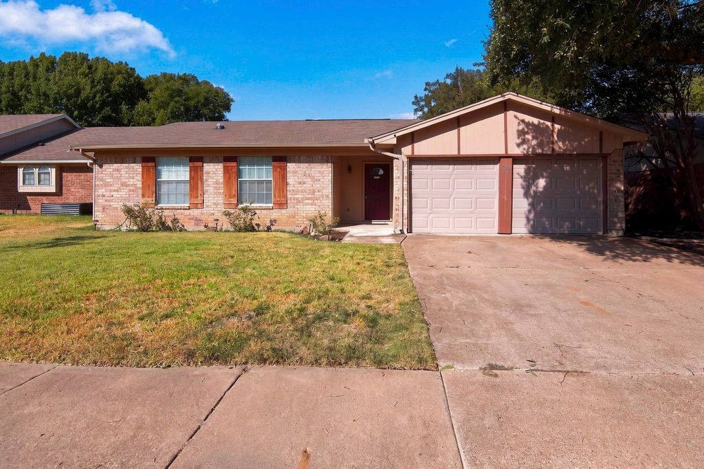 7917 Berrybrook Drive, Watauga, TX 76148 — exterior