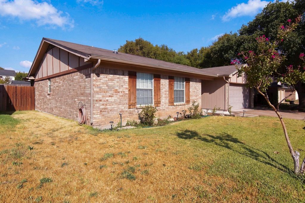 7917 Berrybrook Drive, Watauga, TX 76148 — photo 2
